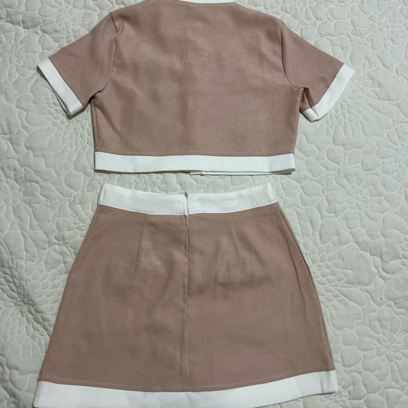 Chic Two-Piece Set in Pink and White - Picture 5 of 5